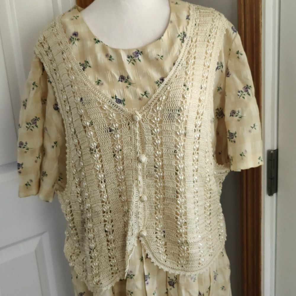 Vintage Betsy Lauren yellow with purple and green floral pattern size 18 - Picture 2 of 10